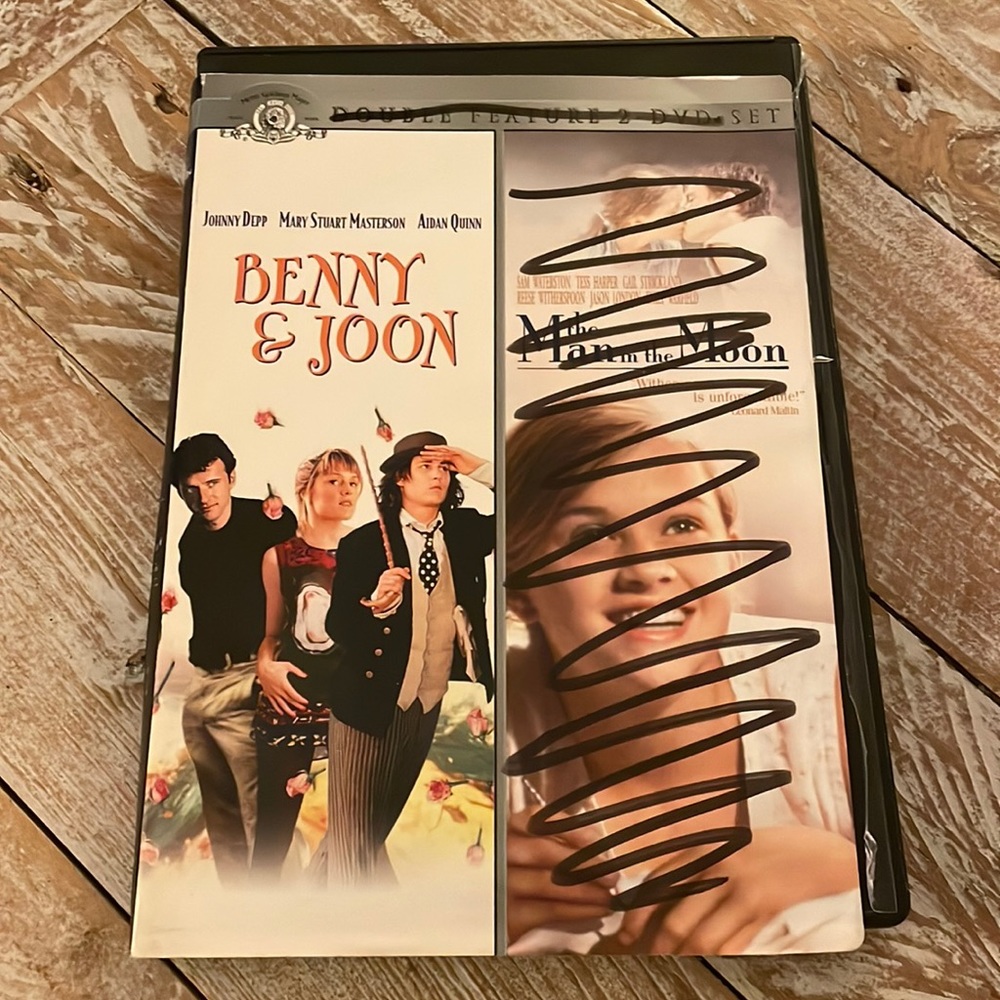 3/$15 u pick dvds📀or 1/$9~ Benny and Joon